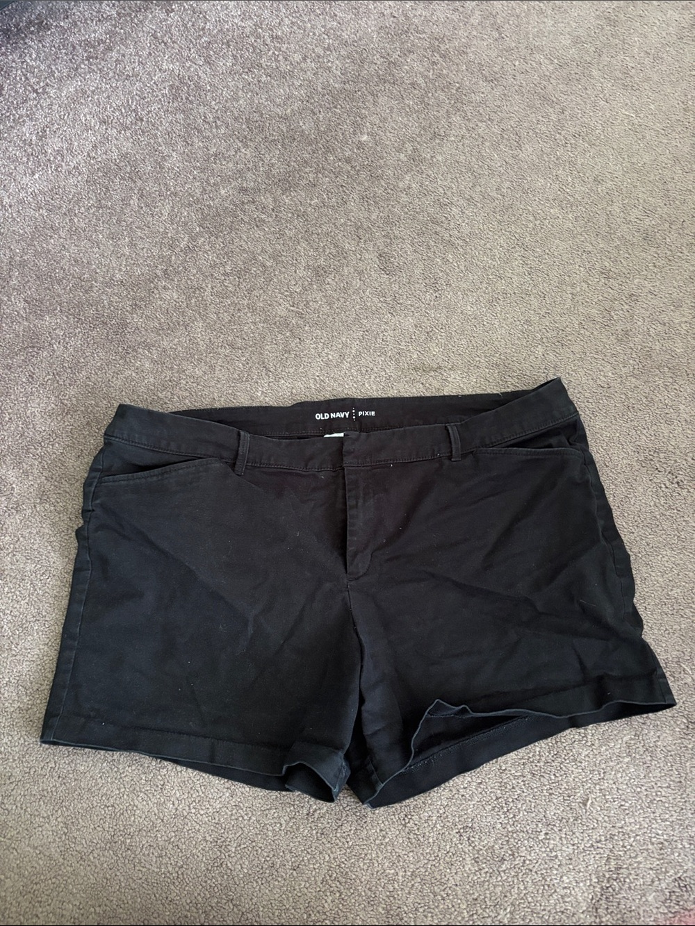 Old Navy Black Women's Casual Cargo Shorts Size 16